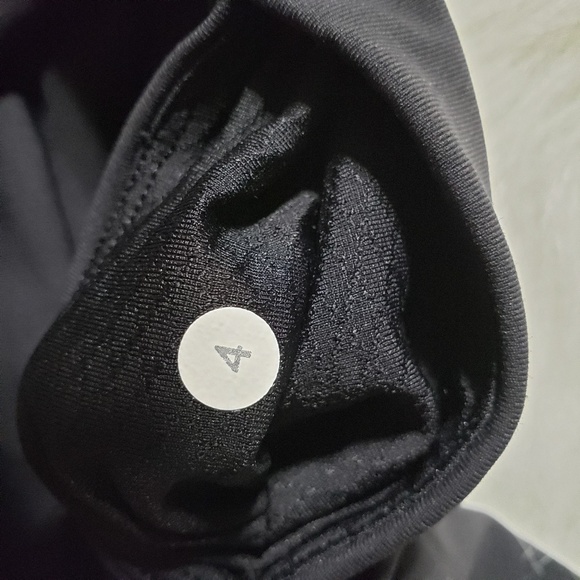 Lululemon crop (4) - Picture 2 of 5